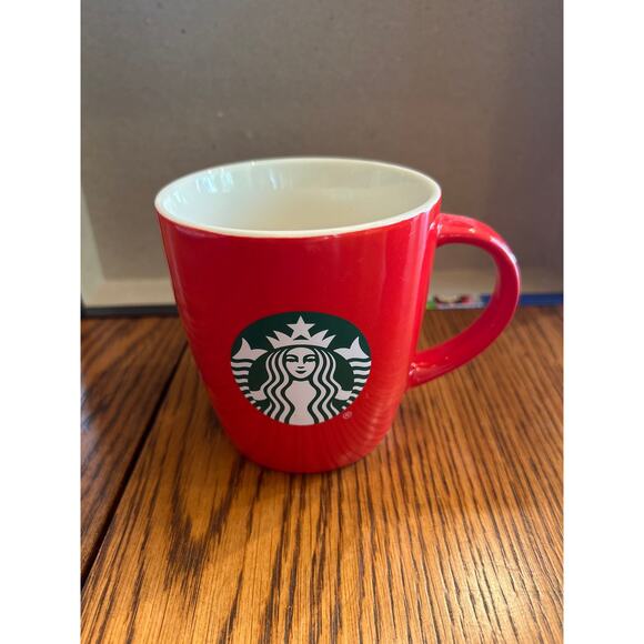 Starbucks Coffee Mug Cup 2020 Red Classic Mermaid Green Logo 12oz - Picture 1 of 3